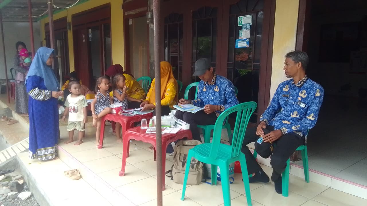 MONITORING POSYANDU DI DUSUN KRAJAN DESA ALASTENGAH KECAMATAN BESUK